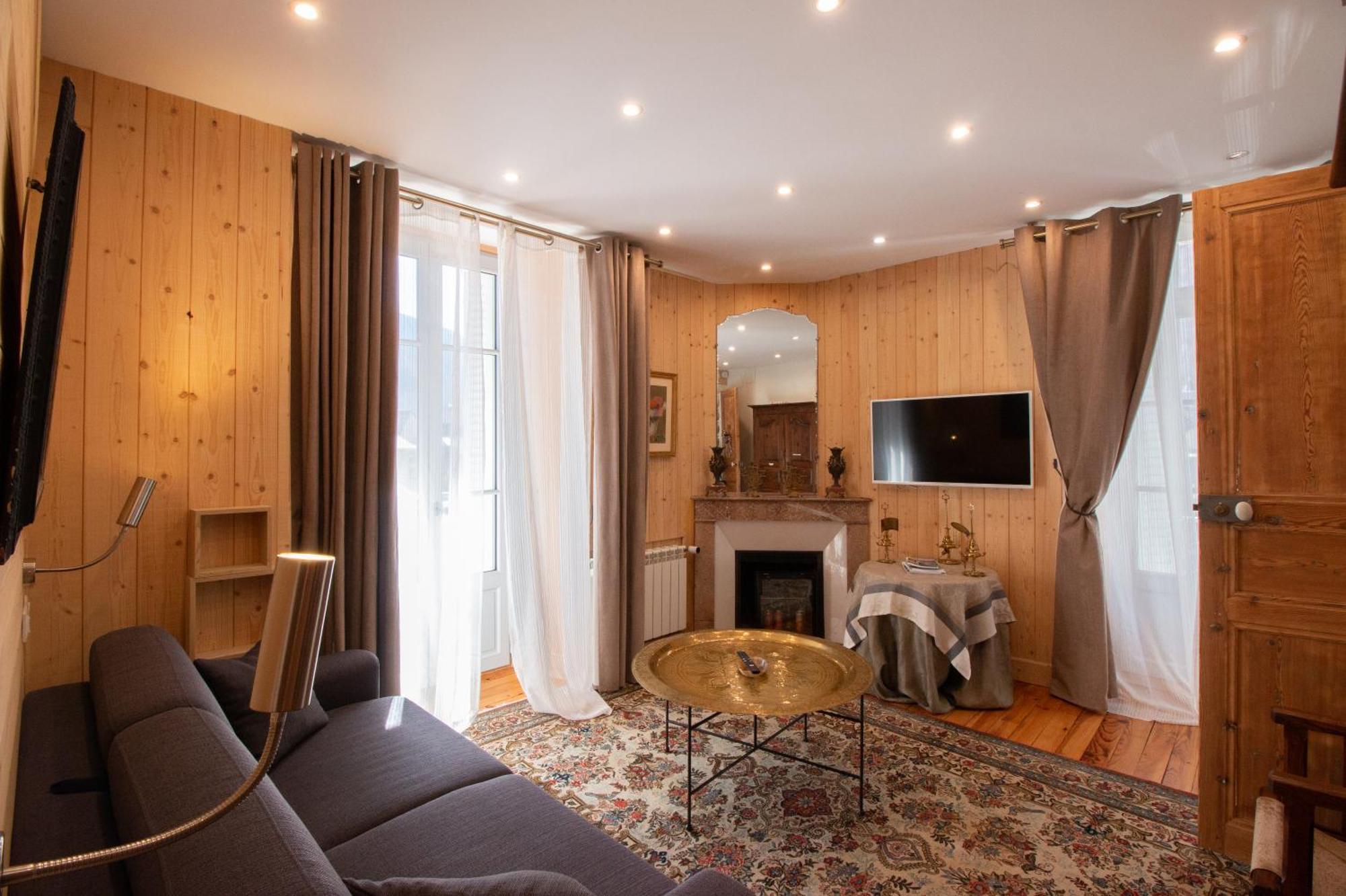 Le 41 Avenue Foch Hotel Bagneres-de-Luchon Bagian luar foto