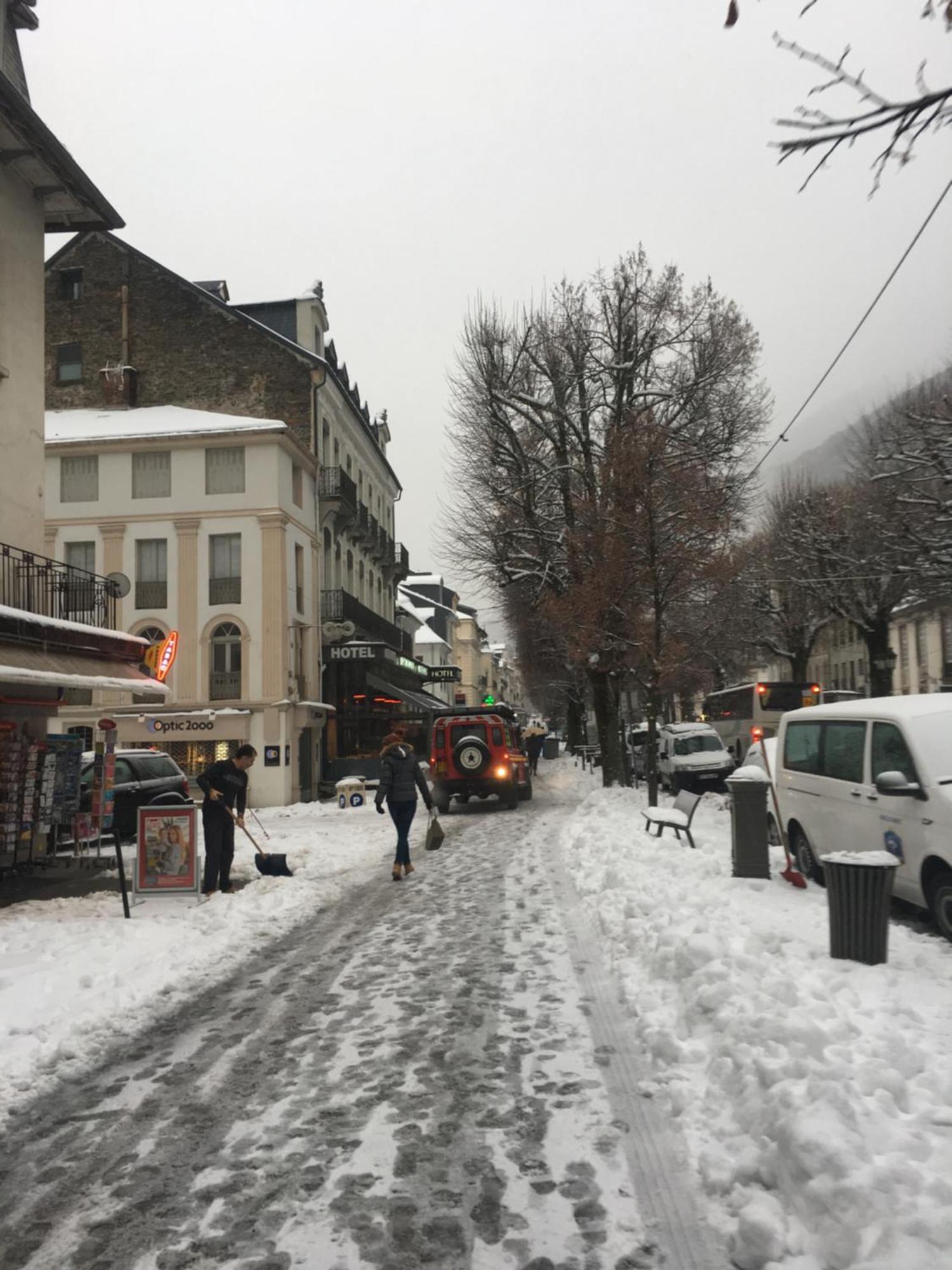 Le 41 Avenue Foch Hotel Bagneres-de-Luchon Bagian luar foto