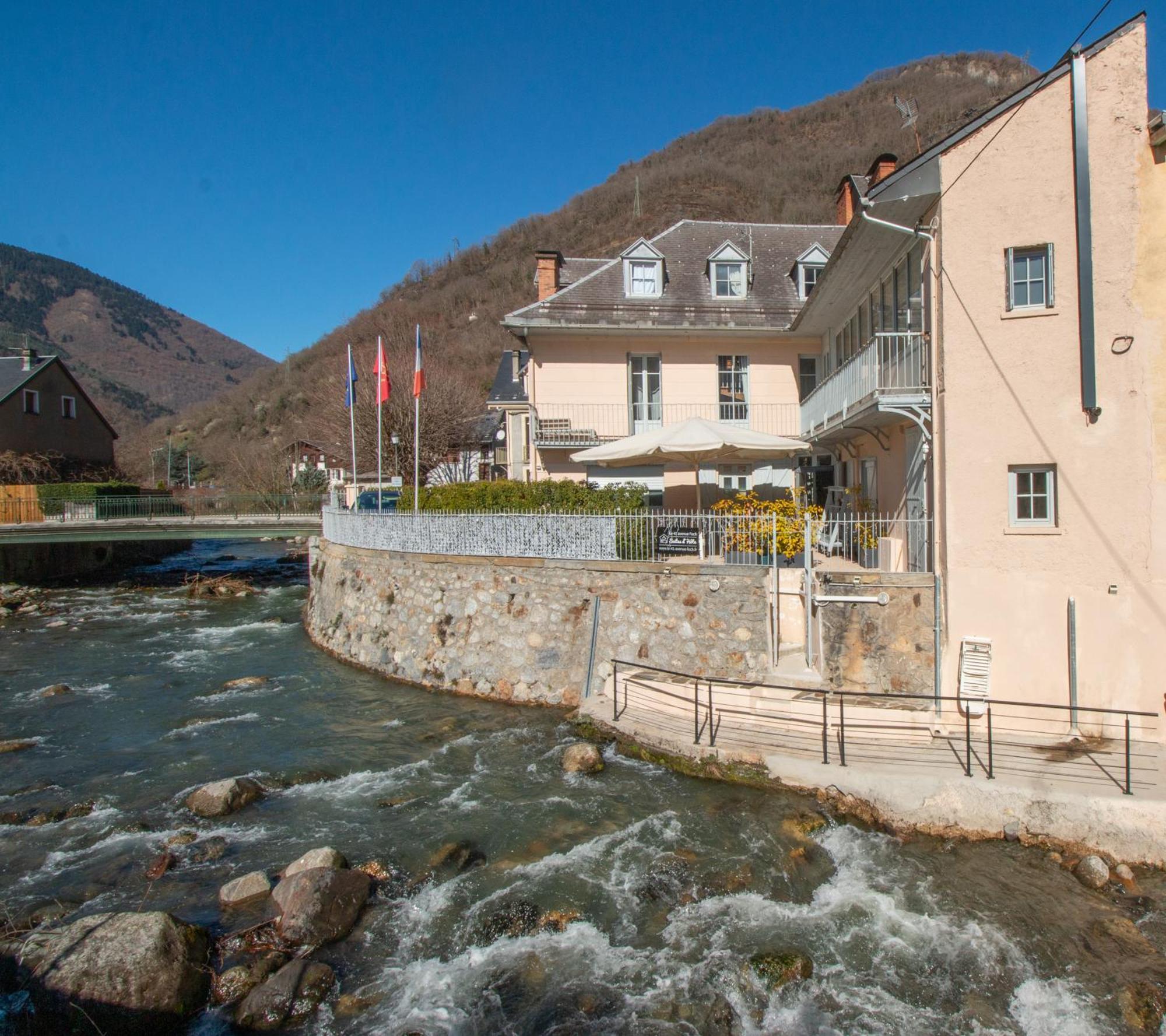 Le 41 Avenue Foch Hotel Bagneres-de-Luchon Bagian luar foto